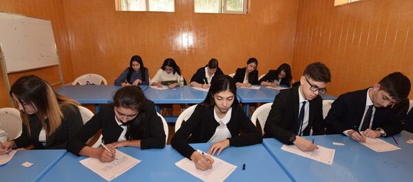 Тотальный диктант в Душанбе - Sputnik Таджикистан