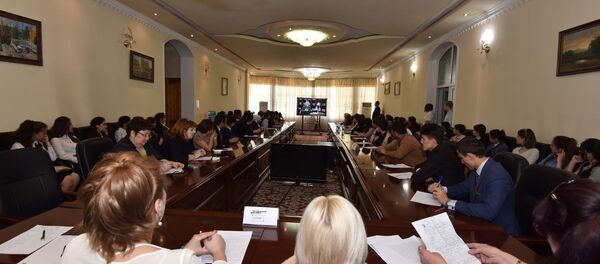 Тотальный диктант в Душанбе - Sputnik Тоҷикистон