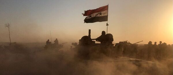 Танки сирийской армии на позициях, архивное фото - Sputnik Таджикистан