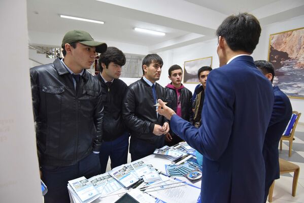 Образовательная выставка университетов Казахстана в Душанбе - Sputnik Таджикистан