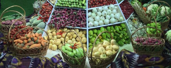 Плодоовощная ярмарка в Ташкенте - Sputnik Тоҷикистон