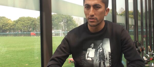 Бывший игрок Анжи Одил Ахмедов: в России болеют, как сумасшедшие! - Sputnik Таджикистан