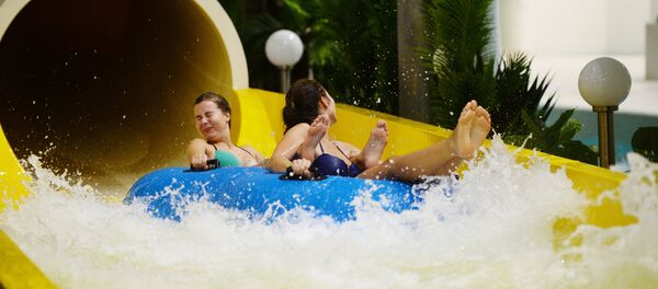 Крупнейший в России крытый аквапарк открылся в Новосибирске - Sputnik Таджикистан