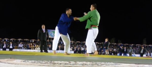 Как таджикский борец победил узбекского курашиста - Sputnik Тоҷикистон