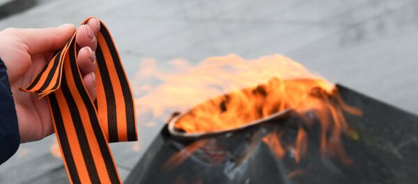 Георгиевская ленточка, архивное фото Георгиевская ленточка, архивное фото - Sputnik Таджикистан