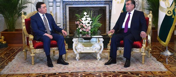 Рахмон пообщался с заместителем премьера министра Казахстана Аскара Мумина - Sputnik Тоҷикистон