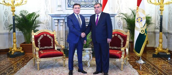 Встреча Эмомали Рахмона с заместителем премьер-министра Казахстана Аскаром Маминым Встреча Эмомали Рахмона с заместителем премьер-министра Казахстана Аскаром Маминым - Sputnik Таджикистан