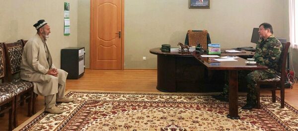 Рахимзаде принимает жалобы жителей Рашта - Sputnik Тоҷикистон