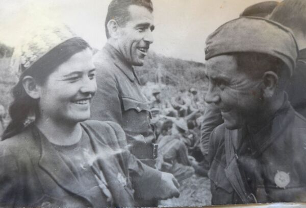 Офицеры 61-й таджикской кавалерийской дивизии перед отправкой на фронт, архивное фото - Sputnik Тоҷикистон