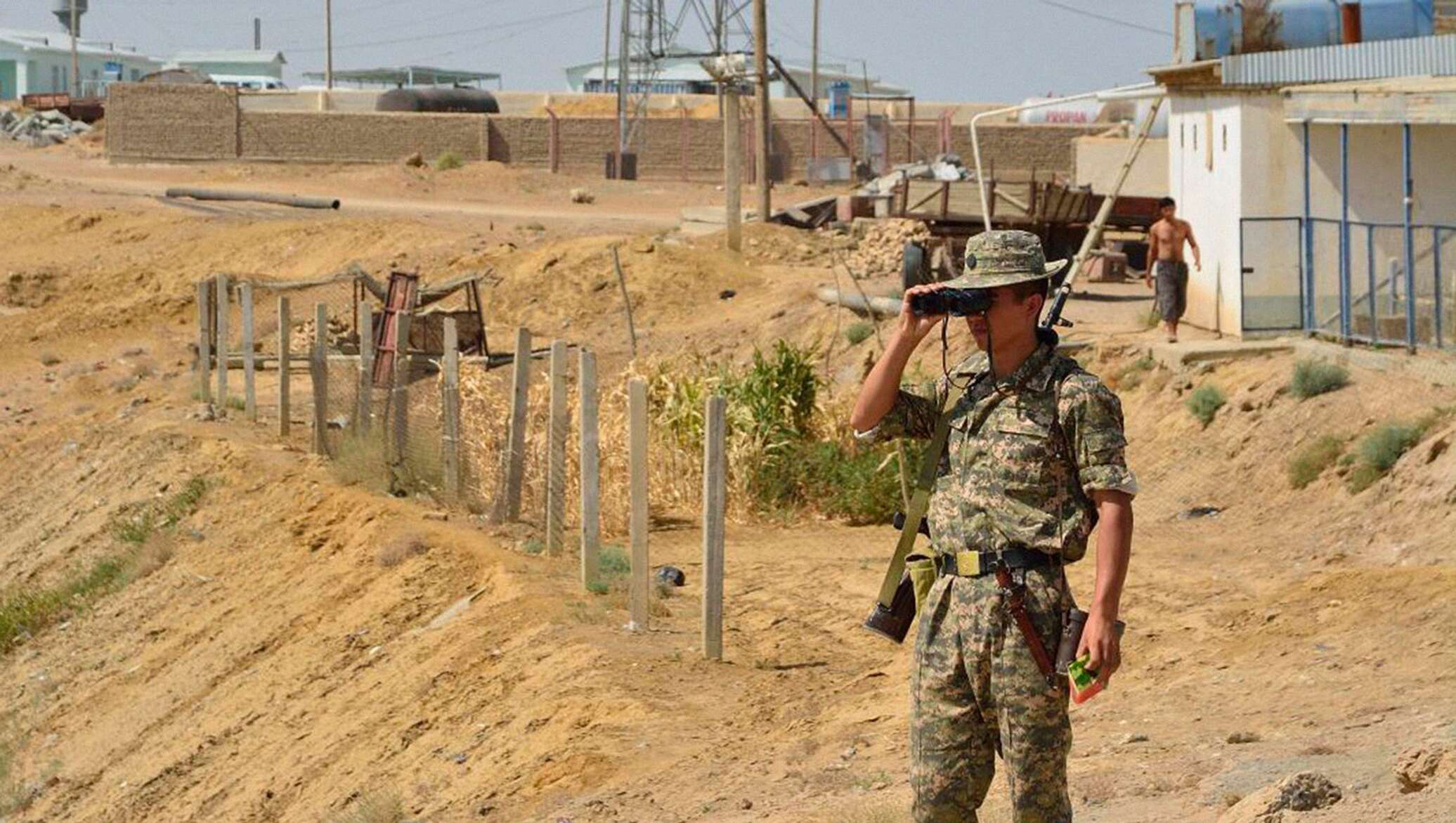 Таджикская граница. Туркмено Афганская граница. Граница Таджикистана и Афганистана. Пограничники Таджикистана граница Афганистана. Таджикистано-Узбекистанская граница.