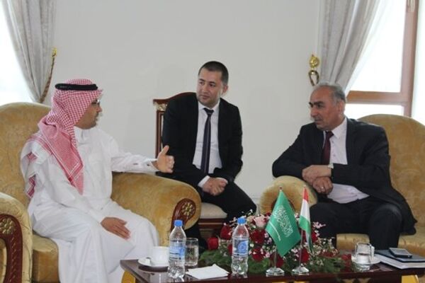 Мулоқоти вазири фарҳанги Тоҷикистон бо намояндаи ҳайати Арабистони Саудӣ - Sputnik Тоҷикистон