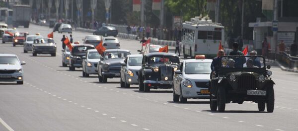 Рахш такси Душанбе устроил праздник ветеранам, архивное фото - Sputnik Таджикистан