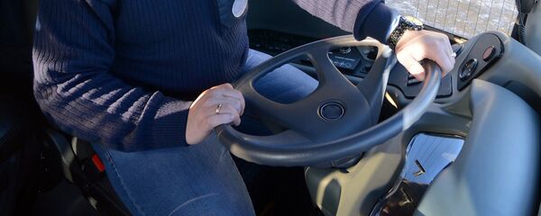 Водитель автобуса, архивное фото - Sputnik Тоҷикистон