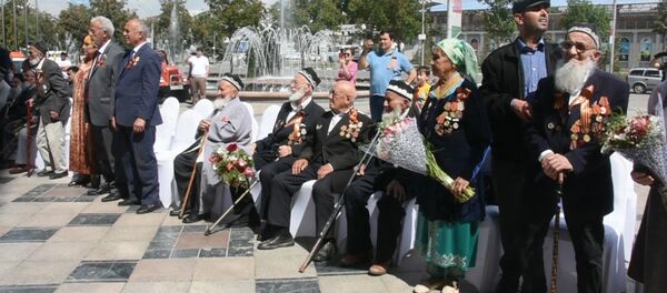 В Душанбе в канун годовщины Победы в ВОВ для ветеранов организовали праздник - Sputnik Таджикистан