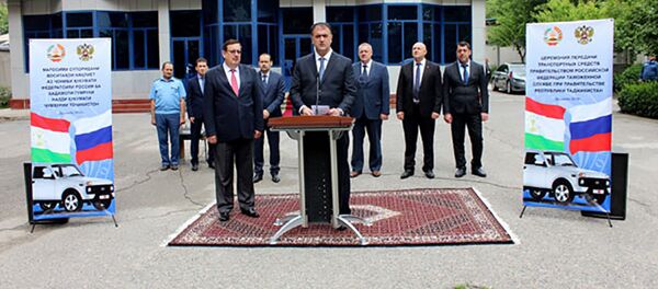 Таможенники России подарили коллегам Таджикистана автомобили - Sputnik Тоҷикистон