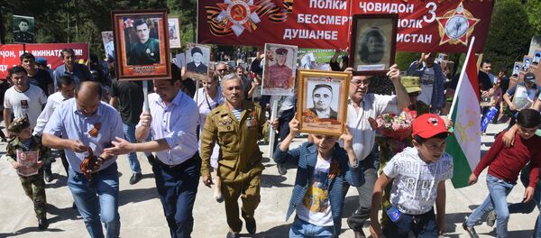 Акция Бессмертный полк в Душанбе - Sputnik Тоҷикистон
