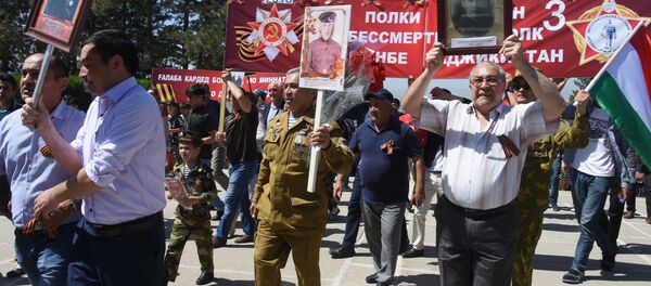Акция Бессмертный полк в Душанбе Акция Бессмертный полк в Душанбе - Sputnik Таджикистан