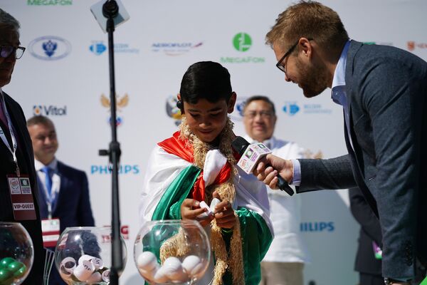 На открытии первого в истории чемпионата мира по футболу среди детей-сирот - Sputnik Таджикистан