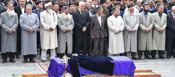 Похороны Бозора Собира - Sputnik Таджикистан