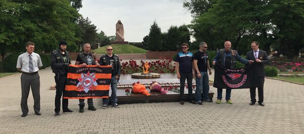 Трое байкеров из знаменитого мотоклуба Ночные волки накануне вечером прибыли в Узбекистан - Sputnik Таджикистан