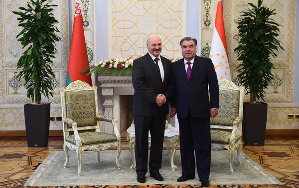 Президент Белоруссии Александр Лукашенко и президент Таджикистана Эмомали Рахмон - Sputnik Тоҷикистон