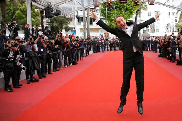 Итальянский актер Роберто Бениньи на красной дорожке 71-го Каннского международного кинофестиваля - Sputnik Таджикистан