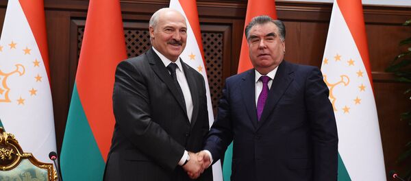 Президент Беларуси Александр Лукашенко и президент Таджикистана Эмомали Рахмон - Sputnik Таджикистан