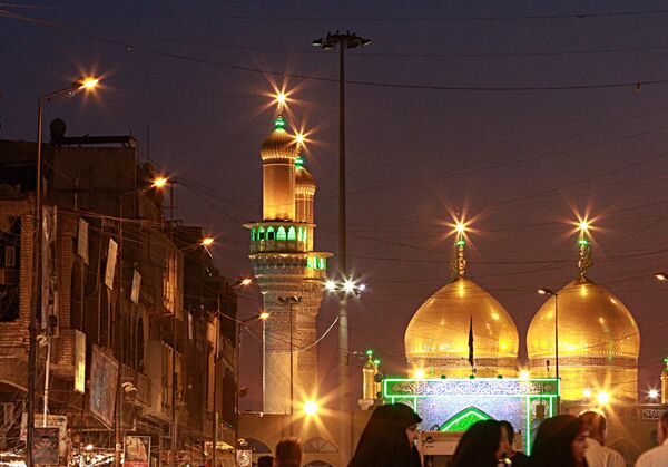 Верующие накануне страта священного месяца Рамадан в Ираке - Sputnik Таджикистан