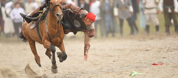Театрализованное шое в рамках Всемирных игр кочевников на джайлоо Кырчын, архивное фото - Sputnik Таджикистан