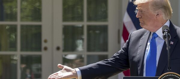 Президент США Дональд Трамп, архивное фото - Sputnik Тоҷикистон