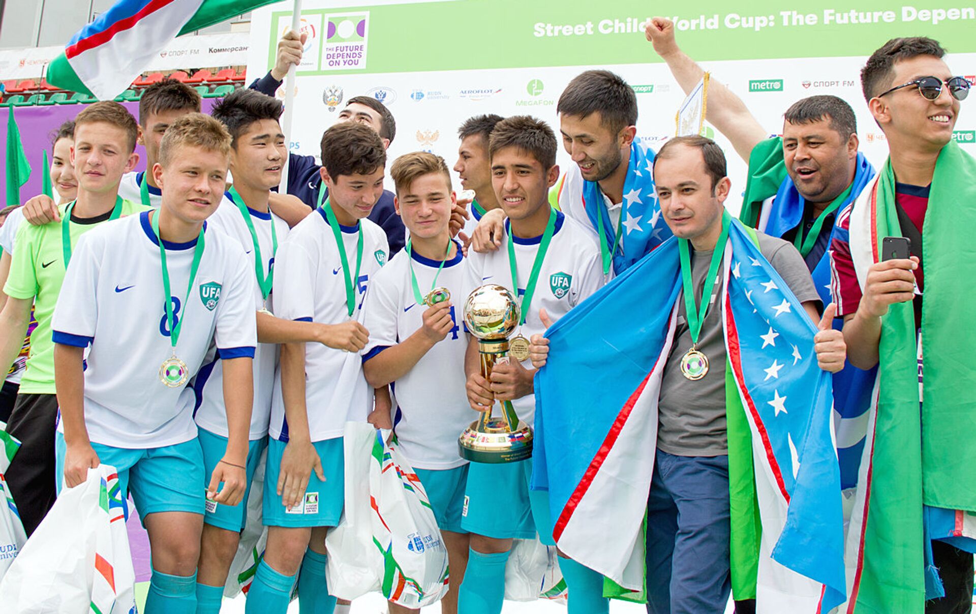Узбекистан футбол турнир. Узбекистан молодежь спорт. Футбол Узбекистан дети. Спортсмены Узбекистана.