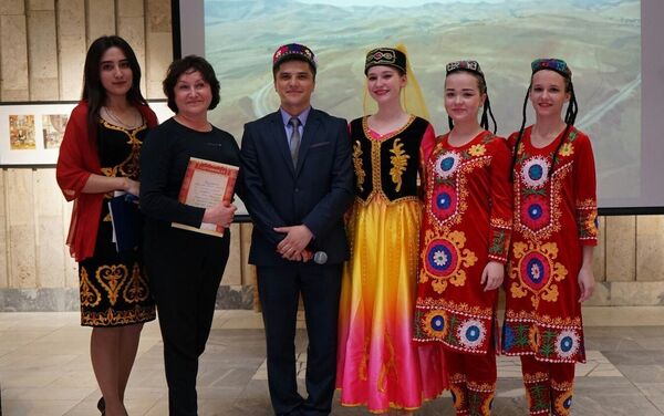 Культурное мероприятие День Республики Таджикистан в Российской Государственной Детской библиотеке, архивное фото - Sputnik Таджикистан