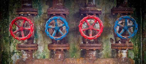 Старые краны, архивное фото Старые краны, архивное фото - Sputnik Тоҷикистон