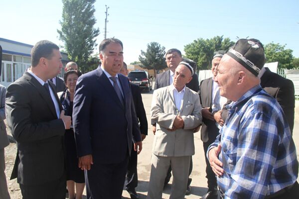 Ахмадзода обещал жителям Унджи построит парк, архивное фото - Sputnik Тоҷикистон