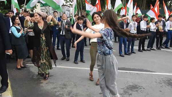 В Душанбе отметили день таджикской молодежи - Sputnik Тоҷикистон