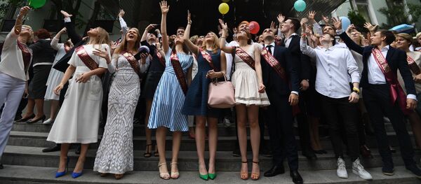 Празднование последнего звонка - Sputnik Тоҷикистон