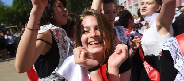 Празднование последнего звонка - Sputnik Таджикистан