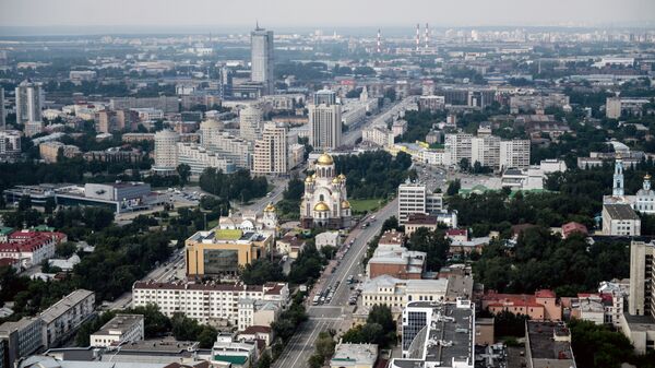 Вид на город со смотровой площадки бизнес-центра Высоцкий - Sputnik Тоҷикистон