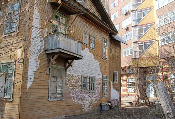 Произведение стрит-арта  на жилом здании в исторической части Нижнего Новгорода - Sputnik Таджикистан