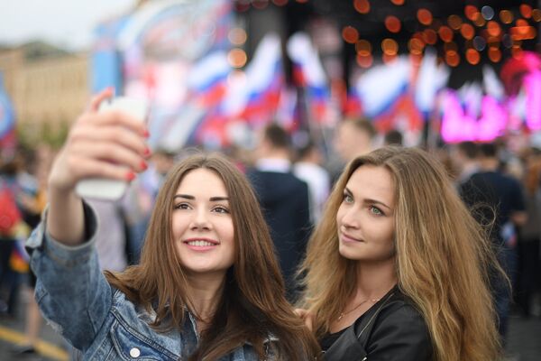 Какой сегодня праздник в Таджикистане и мире: 10 ноября Какой сегодня праздник в Таджикистане и мире: 10 ноября - Sputnik Таджикистан
