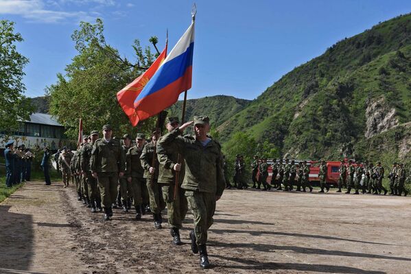 Военнослужащие вооруженных сил РФ на церемонии открытия учений, архивное фото - Sputnik Таджикистан