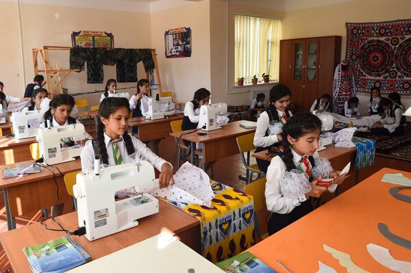 Мастерская в школе - Sputnik Таджикистан