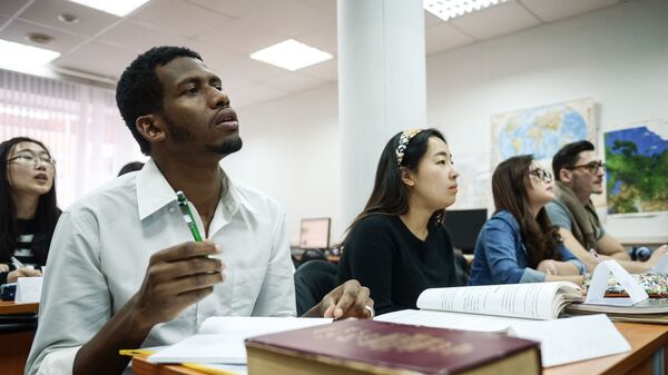 Иностранные студенты - Sputnik Таджикистан