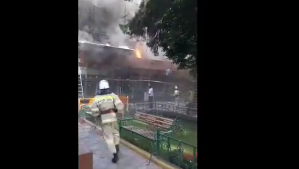 В Душанбе сгорело турецкое кафе Мерве - Sputnik Таджикистан