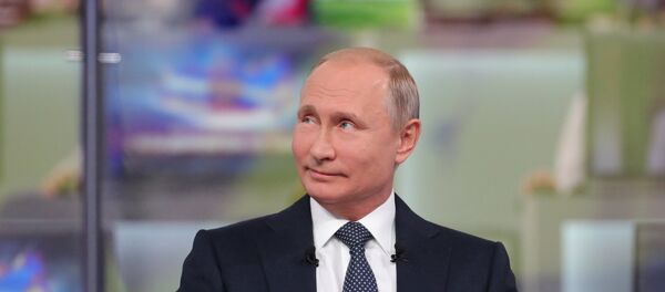 Прямая линия с президентом России Владимиром Путиным Прямая линия с президентом России Владимиром Путиным - Sputnik Таджикистан