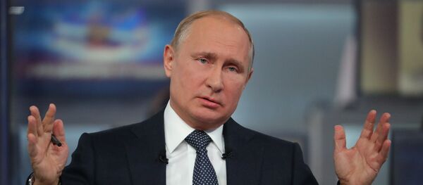 Прямая линия с президентом России Владимиром Путиным Прямая линия с президентом России Владимиром Путиным - Sputnik Тоҷикистон