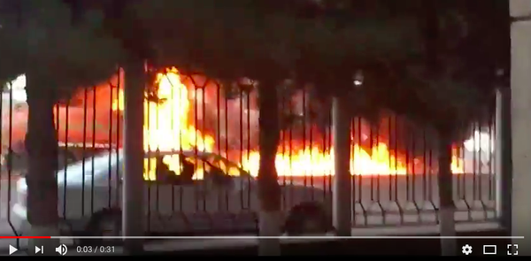 В Ташкенте горит бензовоз В Ташкенте горит бензовоз - Sputnik Таджикистан