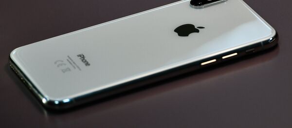 Смартфон iPhone X, архивное фото - Sputnik Тоҷикистон