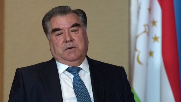 Президент Таджикистана Эмомали Рахмон на саммите ШОС в Китае - Sputnik Тоҷикистон