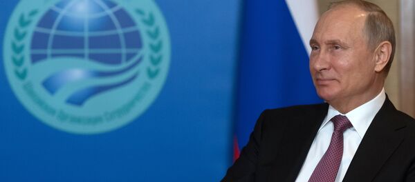 Президент РФ В. Путин на саммите ШОС в Китае - Sputnik Таджикистан